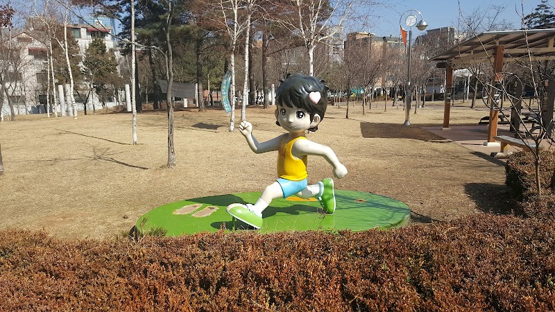 성내공원 전경 - 놀이터, 산책로, 강동구