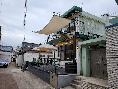 동명동 카페거리(동리단길)